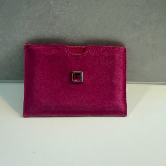 Avon Accessories - 💚4/$10 VINTAGE Avon Pink Suede mirror compact Holder